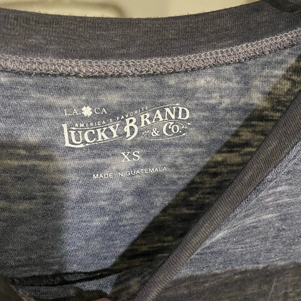 Lucky Brand Charcoal Tee- Womens XS - Picture 3 of 7